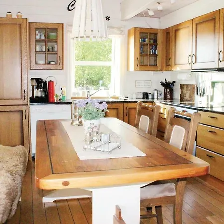 Three-bedroom Holiday In Masfjordnes Holiday home Masfjorden
